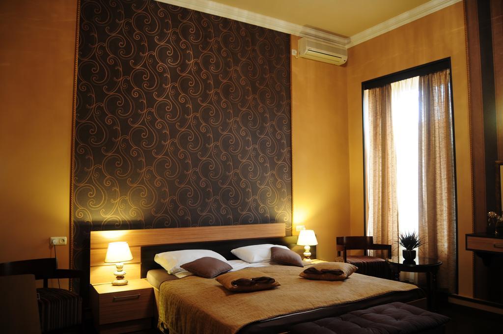 Azoyan Guest House Jereván Szoba fotó